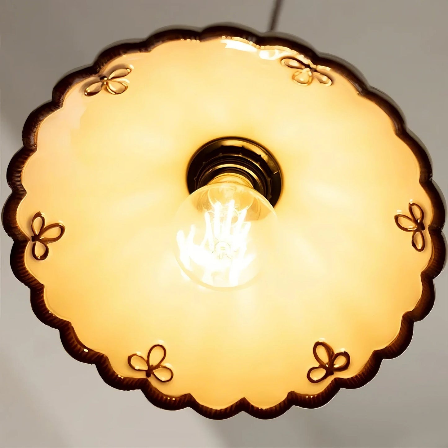 Clara Scalloped Ceramic Pendant Light – Vintage Cream & Brown Trim