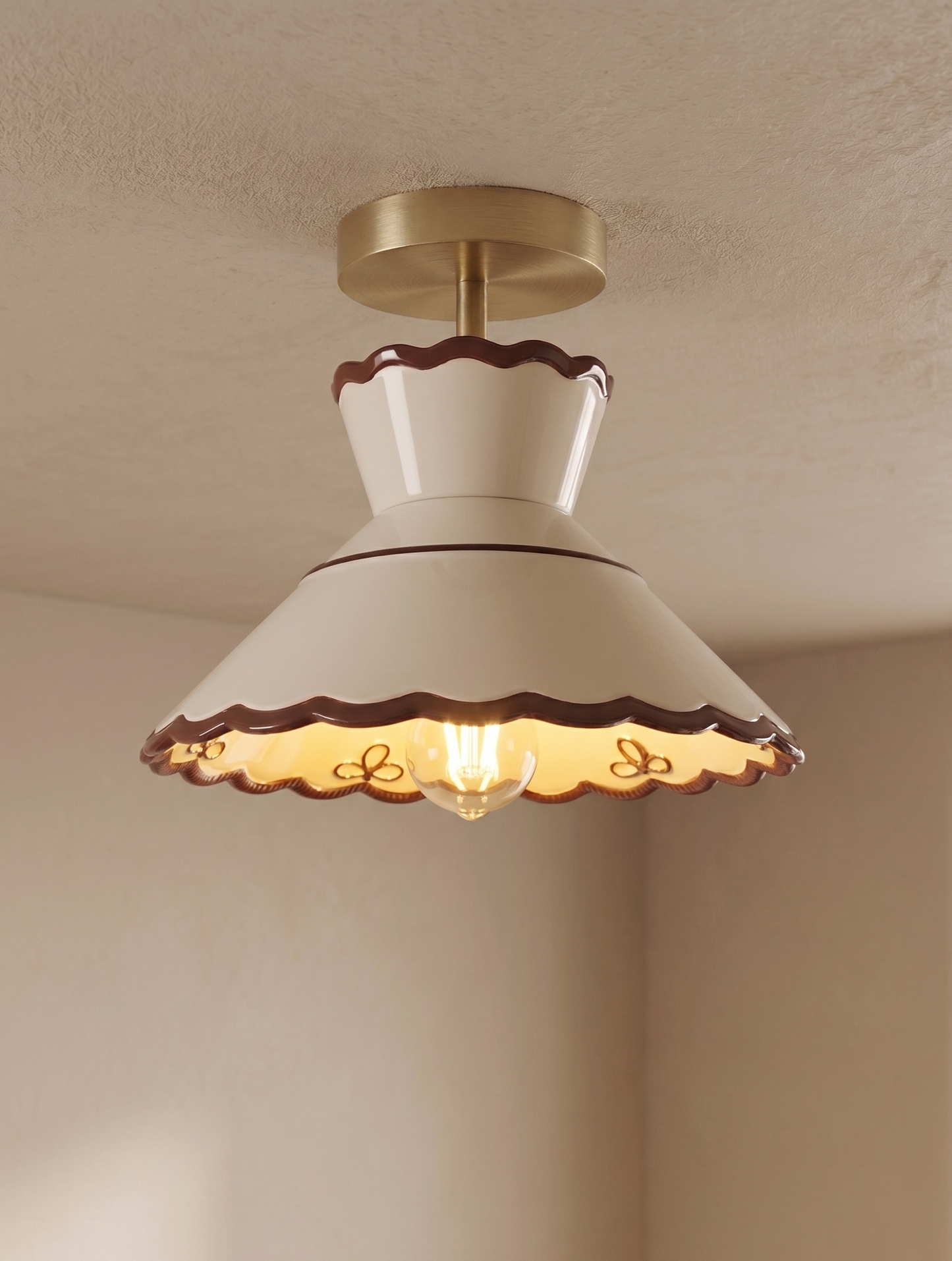 Clara Scalloped Ceramic Pendant Light – Vintage Cream & Brown Trim