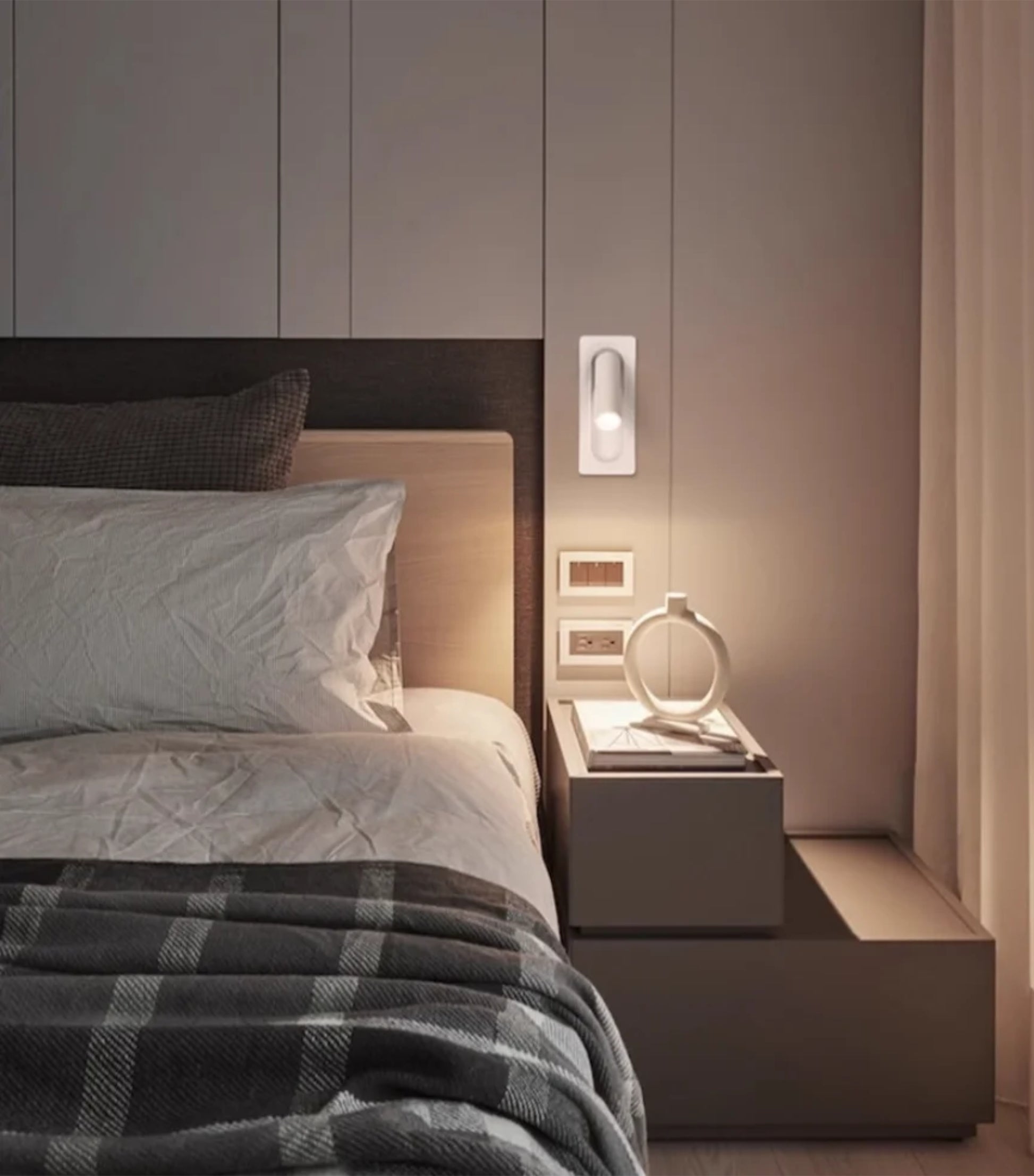 Sleek Adjustable LED Wall Reading Light – Modern Foldable Spotlight - Modefinity