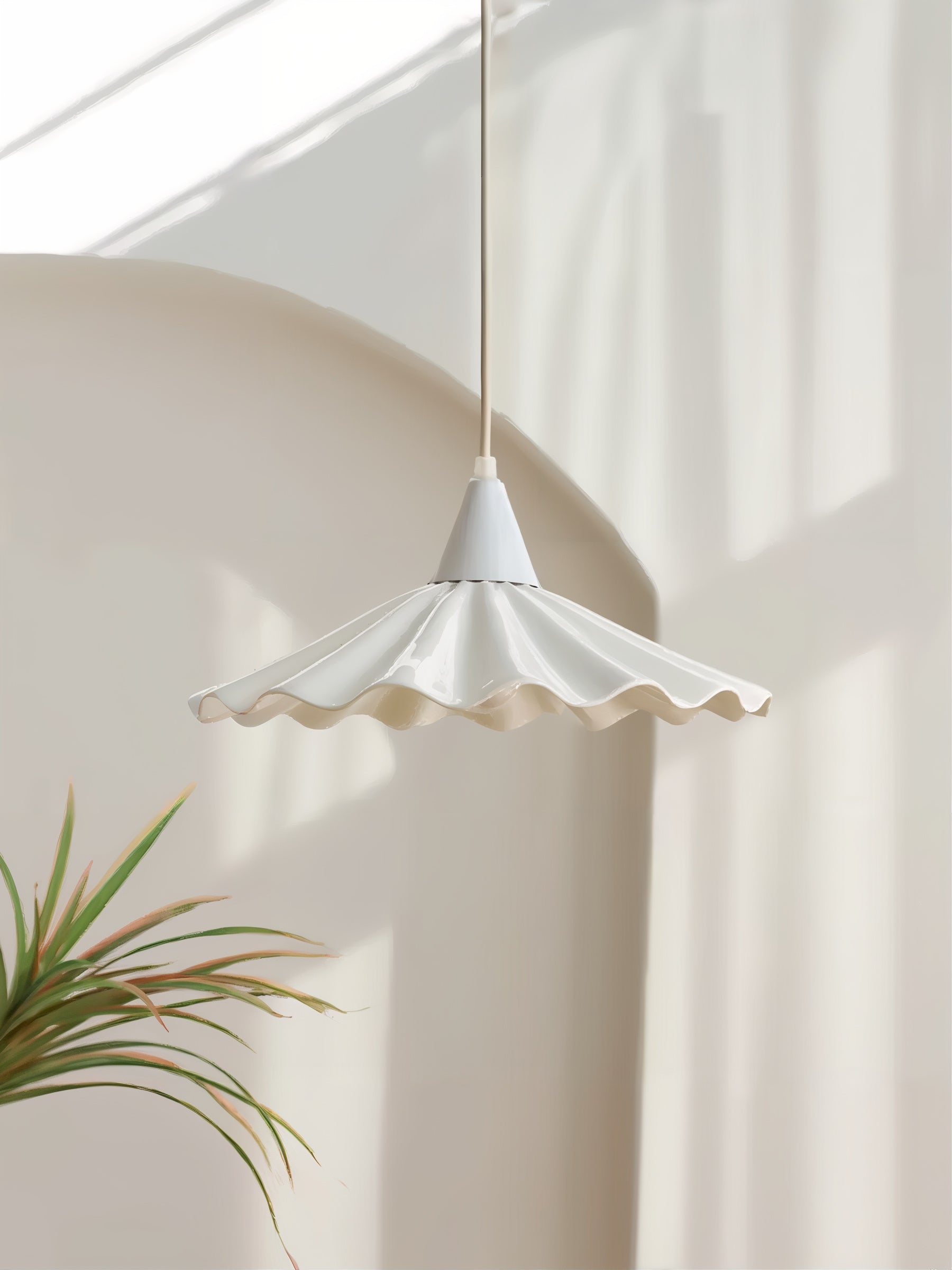 Elegant Wave Pendant Light - Soft Ivory - Modefinity