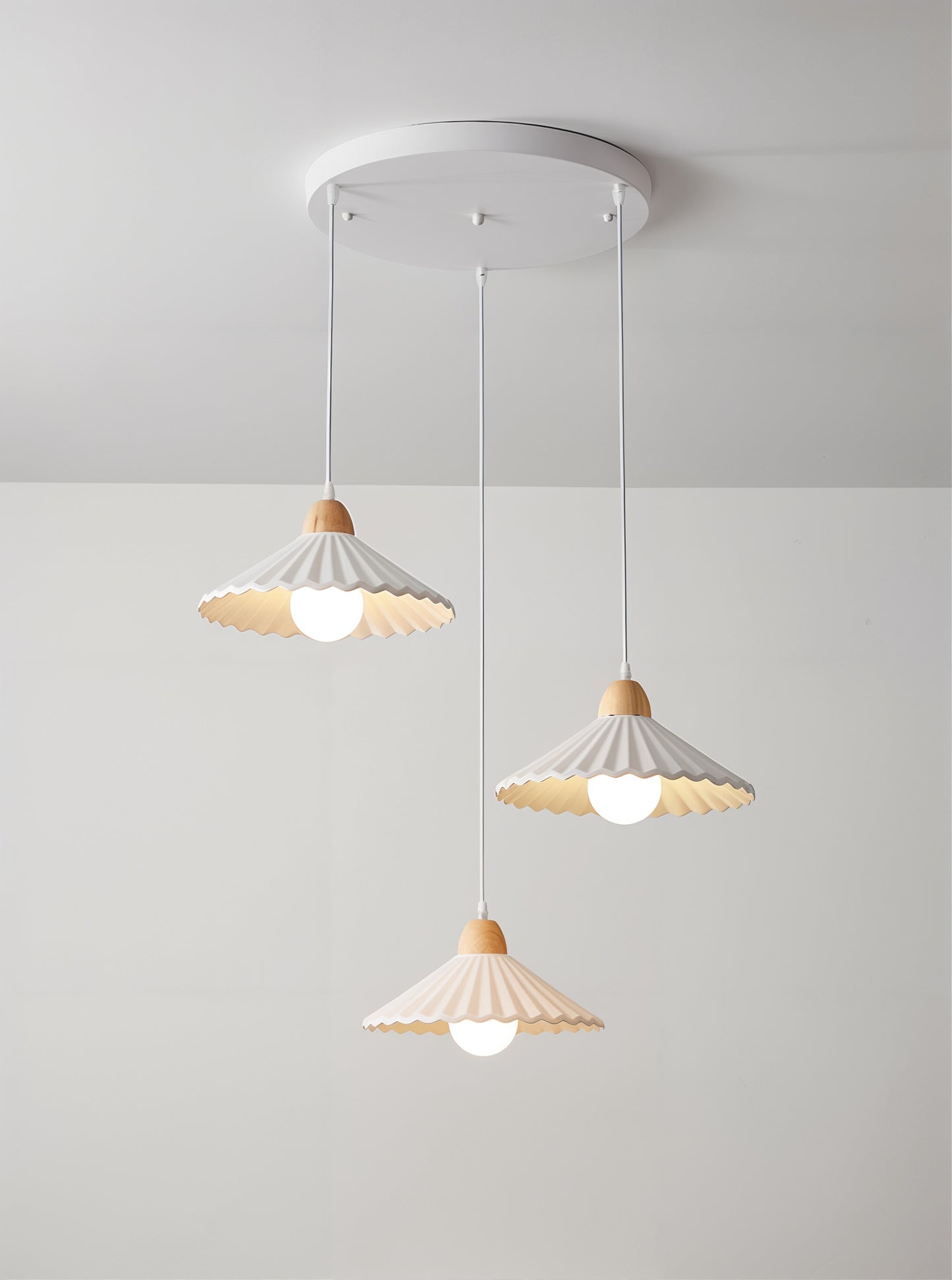 Scalloped Edge Pendant Light - Contemporary Charm - Modefinity