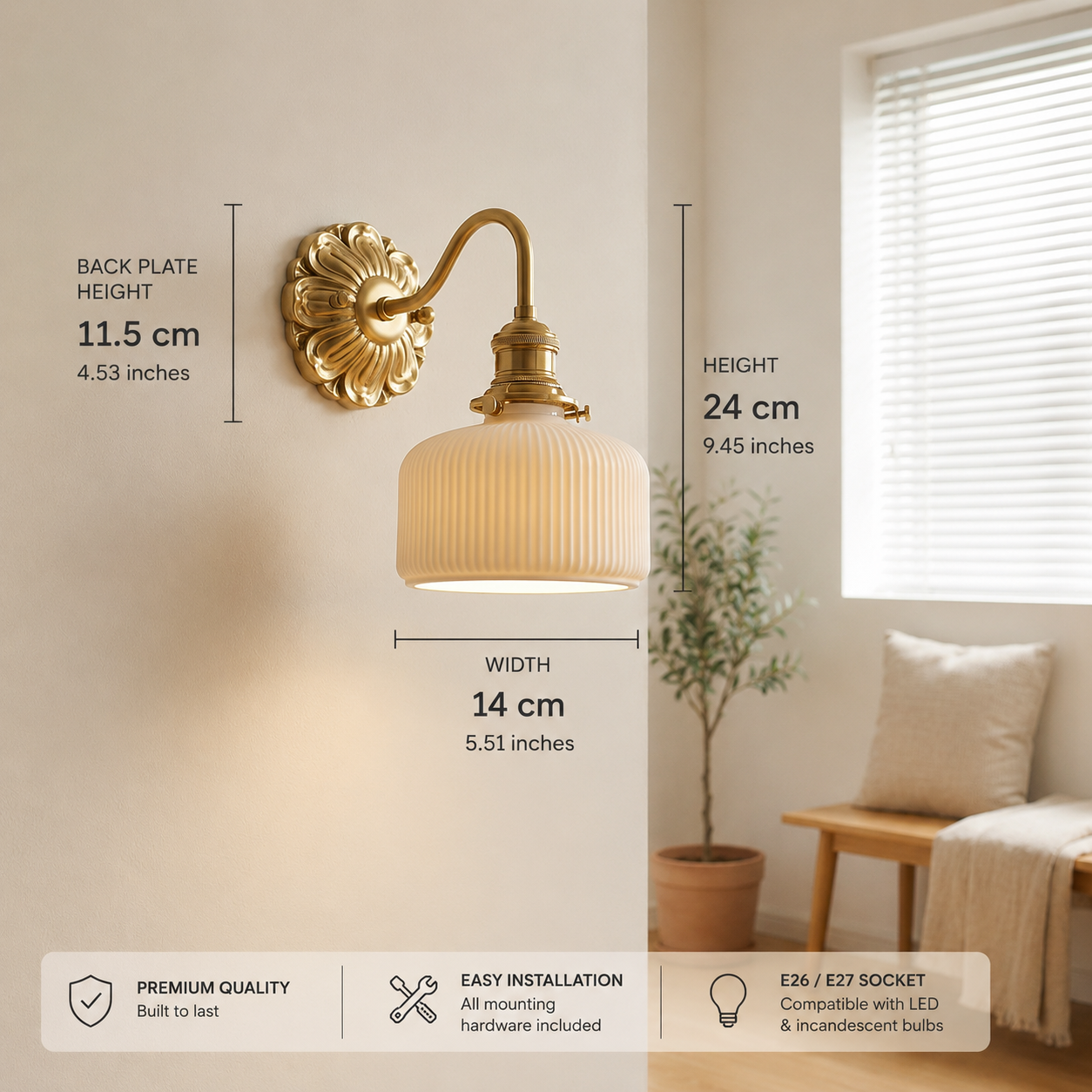 Messingwandleuchten mit weißer Keramiklampenschirm - Vintage -Leuchte