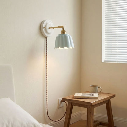 Scalloped Ceramic Wall Sconce – Vintage Fluted Wall Light
