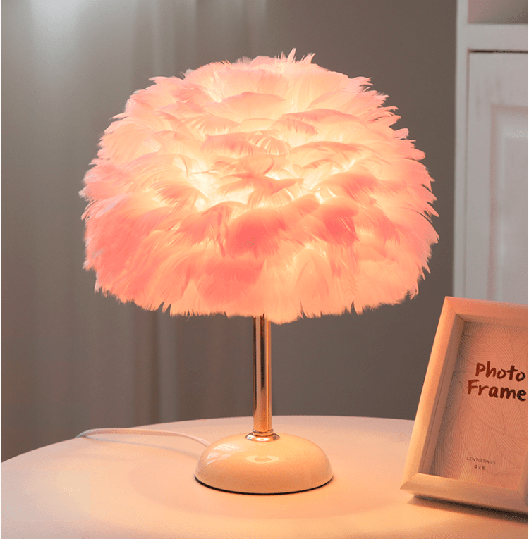 Feather Table Lamp - Modefinity