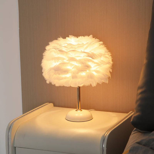 Feather Table Lamp - Modefinity