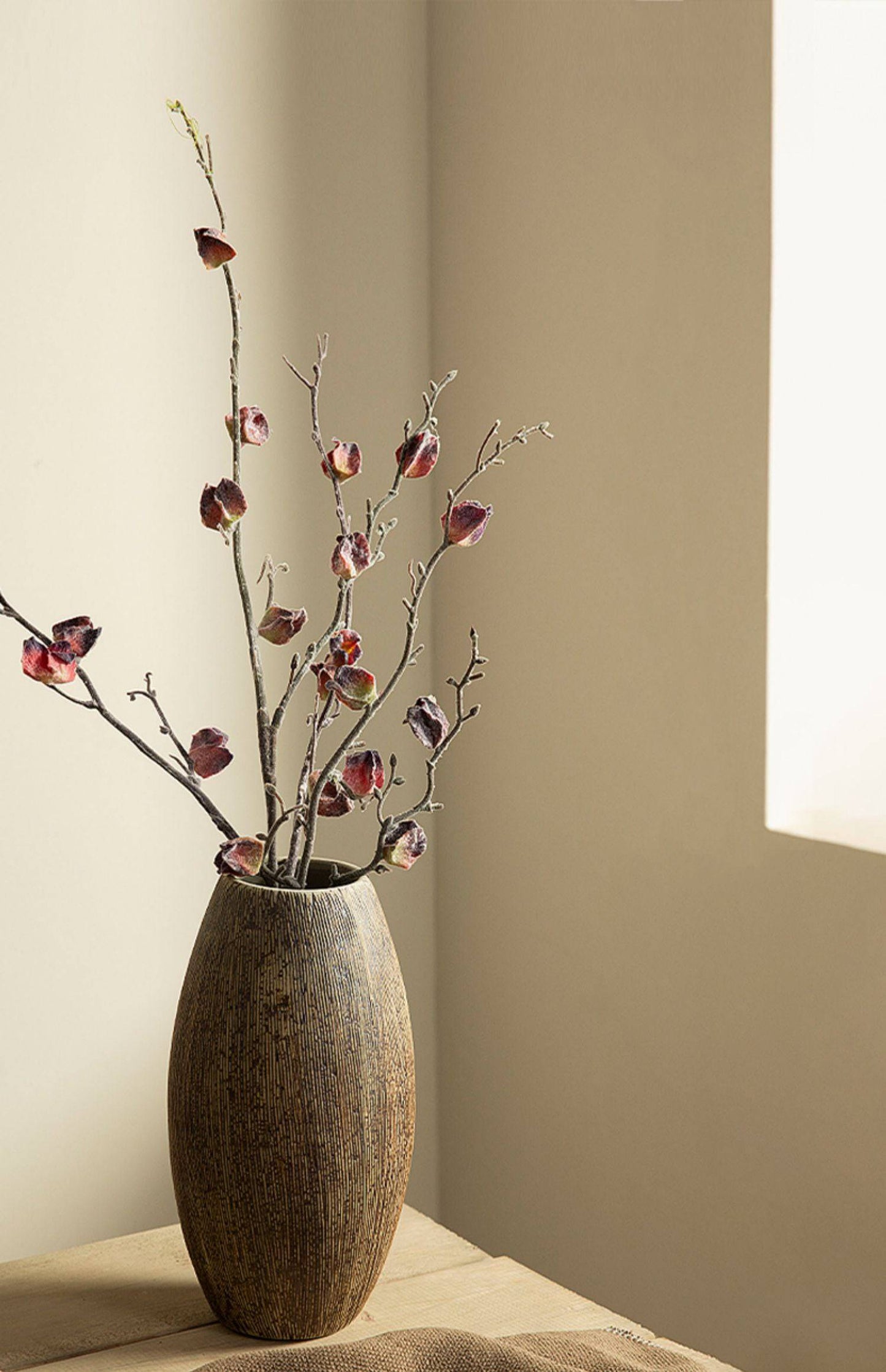 Japandi Dark Ceramic Vases - Modefinity